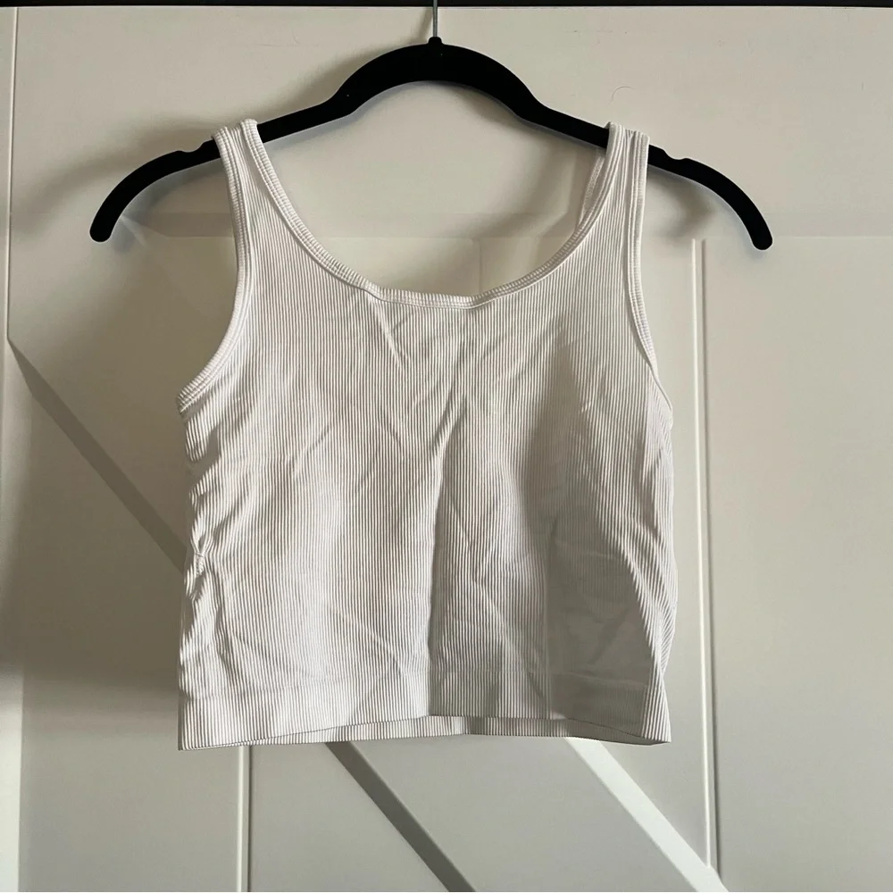White Cropped Workout Tank